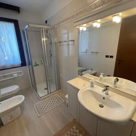 Trilocale Vista Mare Con 2 Bagni Nel Centro Storico - Agenzia Cocal Apartment Caorle Exterior photo