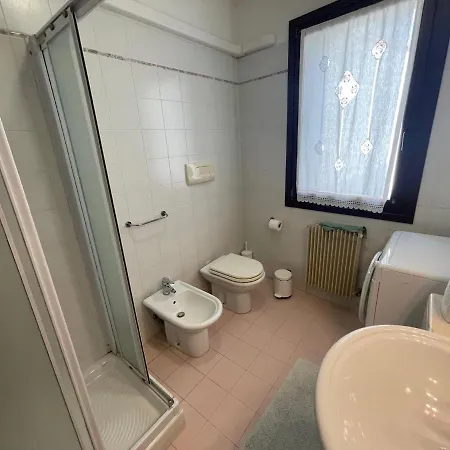 Trilocale Vista Mare Con 2 Bagni Nel Centro Storico - Agenzia Cocal Apartment Caorle Exterior photo