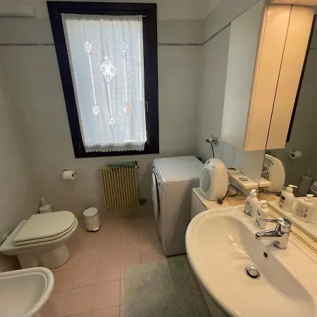 Trilocale Vista Mare Con 2 Bagni Nel Centro Storico - Agenzia Cocal Apartment Caorle Exterior photo