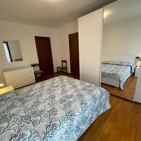 Trilocale Vista Mare Con 2 Bagni Nel Centro Storico - Agenzia Cocal Apartment Caorle Exterior photo