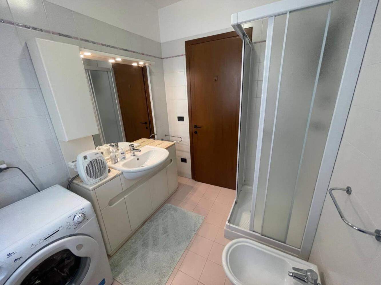 Apartamento Trilocale Vista Mare Con 2 Bagni Nel Centro Storico - Agenzia Cocal Caorle